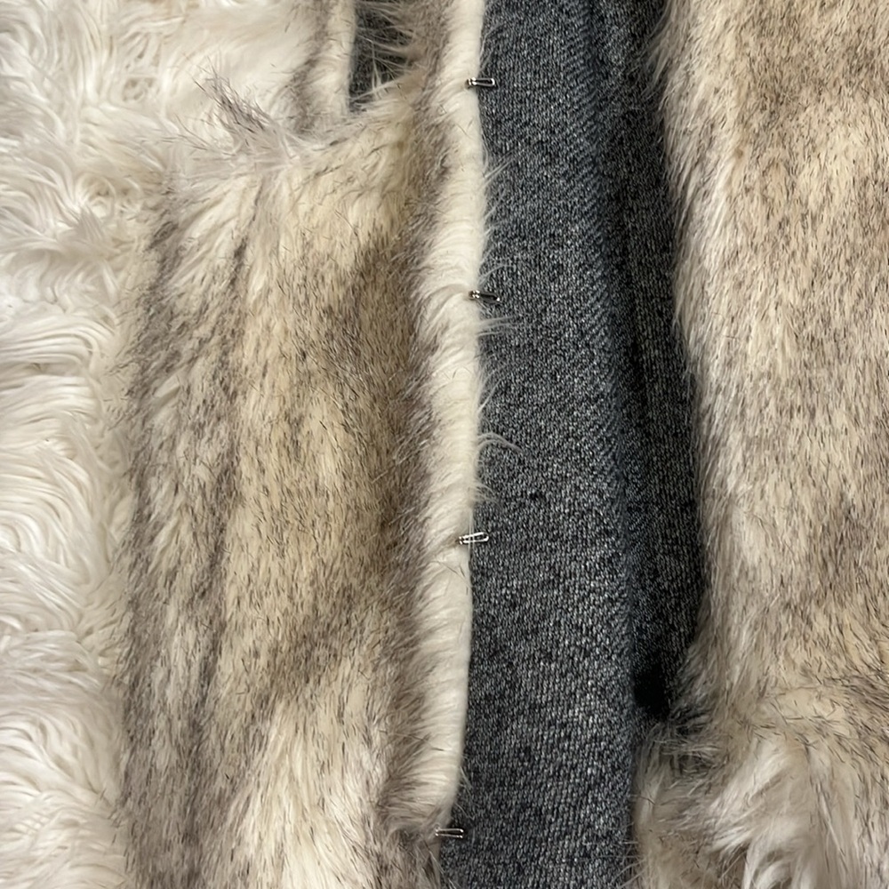 Victoria’s Secret Supermodel Essentials faux fur vest S - Picture 8 of 13